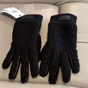 UGG women's knit cuff Sherpa gloves